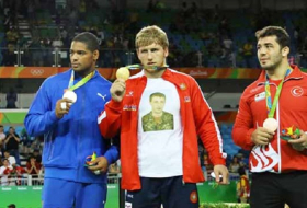 Olimpiadada aprel döyüşləri təxribatı - Erməni idmançının medalı alınmalıdır!